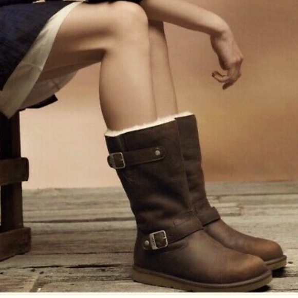 UGG Shoes - UGG Kensington Chocolate Brown Leather - Size: 9
